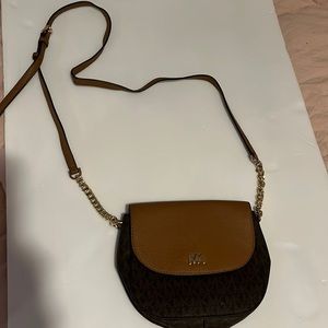 This is a Michael Kors bag that I’m willing to negotiate the price on